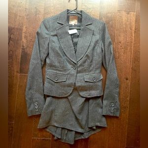 Smart Set Skirt suit - Women’s Blazer and knee length skirt
